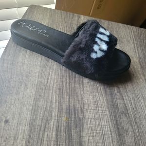 BRAND NEW WILD PAIR SANDAL